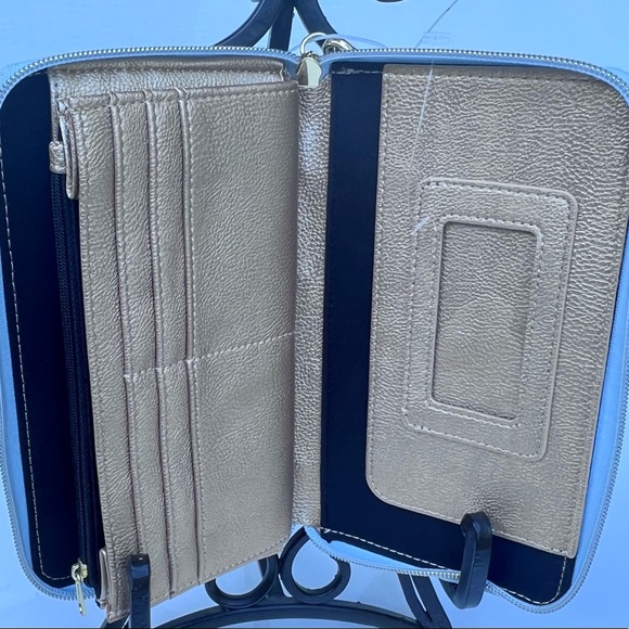 Betsey Johnson Pebbled Blue Zip Around wallet - Picture 8 of 11